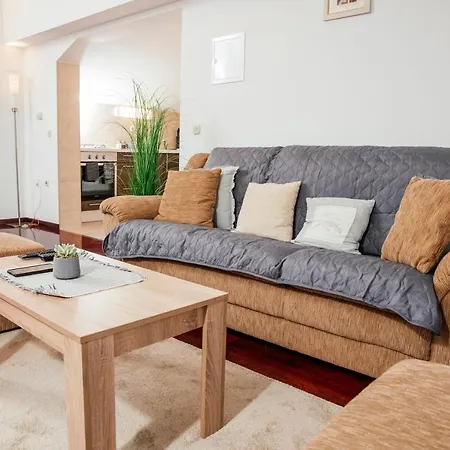 Stillness Apartment